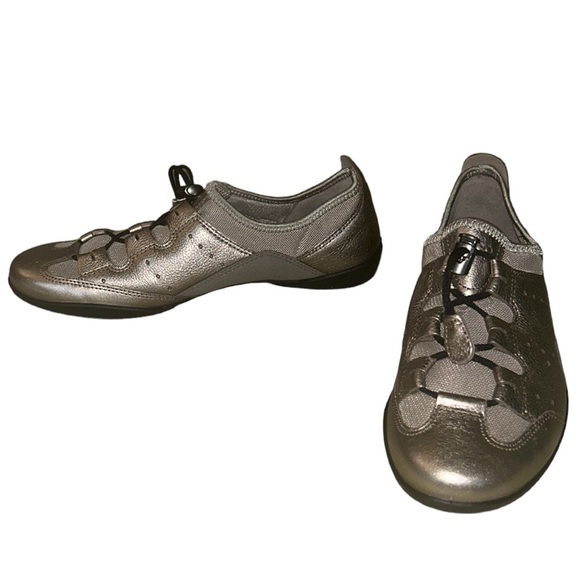 ECCO Bluma Metallic Bronze Toggle Comfort Low Top Sneakers Flats - 38 / 7 - 7.5 - Picture 5 of 16